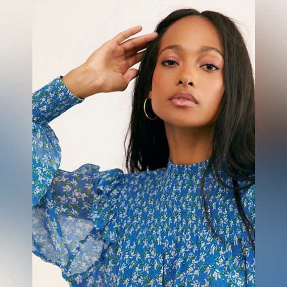 FREE PEOPLE ROMA FLORAL-PRINTED Blue BLOUSE TOP Sz Medium - Picture 14 of 14